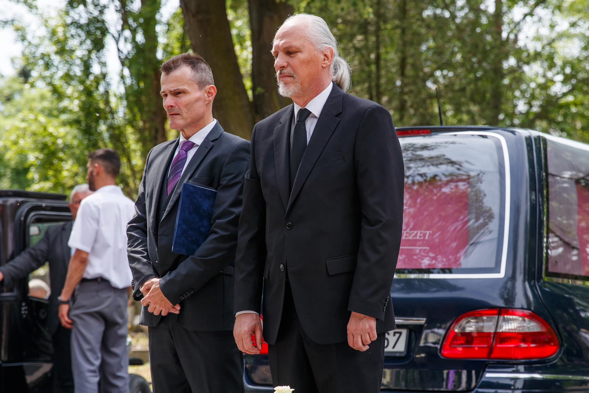 Tahon R&oacute;bert, Őze Istv&aacute;n 